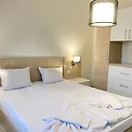 The Paradise מלון דירות פרימורסקו