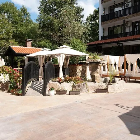 מלון דירות The Paradise פרימורסקו