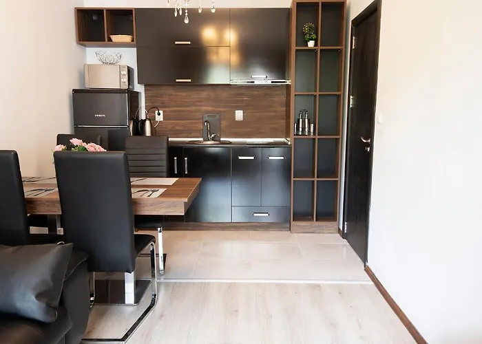 מלון דירות The Paradise 3*