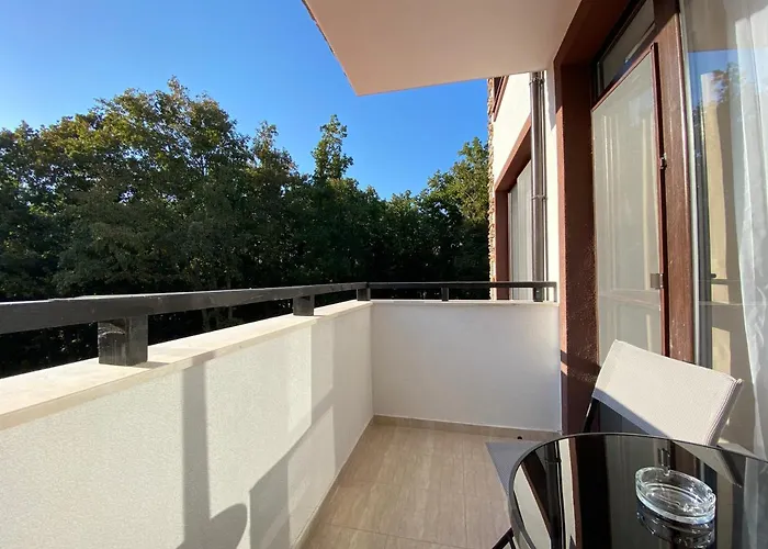 The Paradise מלון דירות 3*