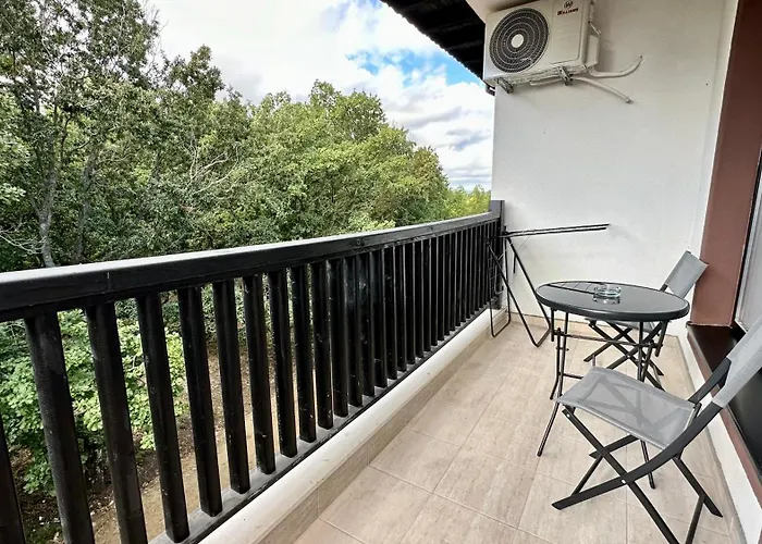 מלון דירות The Paradise 3*